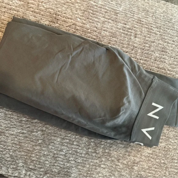 NVGTN Charcoal Sport Seamless Leggings - Picture 4 of 5